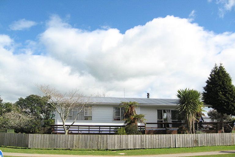 Photo of property in 38 Awatapu Drive, Whakatane, 3120