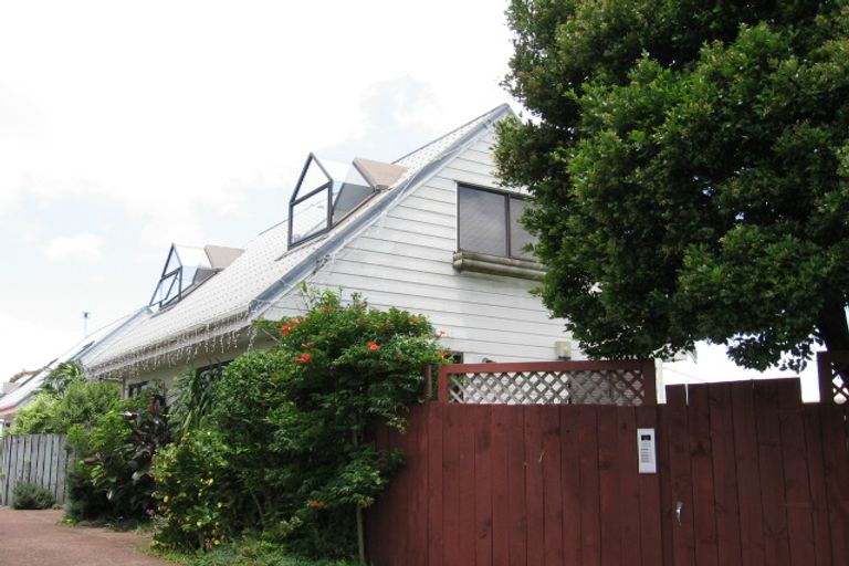 Photo of property in 8/2 Blockhouse Road, Avondale, Auckland, 1026