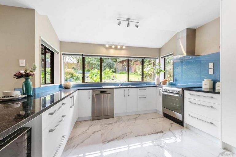 Photo of property in 5 Spears Place, Botany Downs, Auckland, 2010