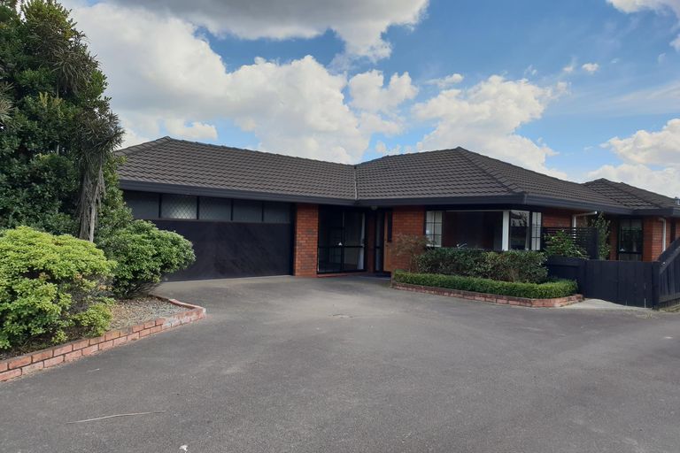 Photo of property in 6 Jensen Street, Hokowhitu, Palmerston North, 4410