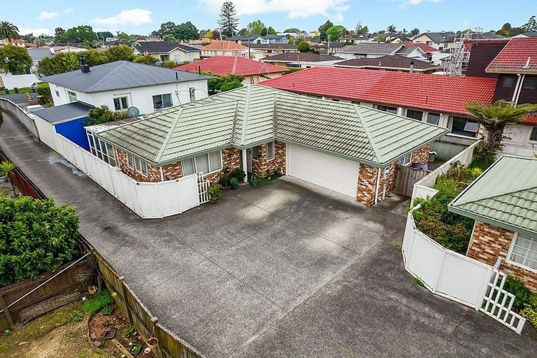 Photo of property in 2/83 Victoria Road, Papatoetoe, Auckland, 2025