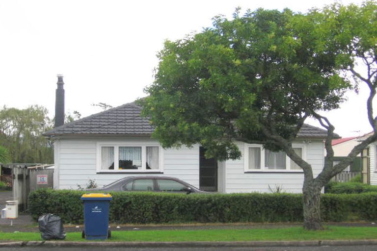Photo of property in 2/15 Rosier Road, Glen Eden, Auckland, 0602