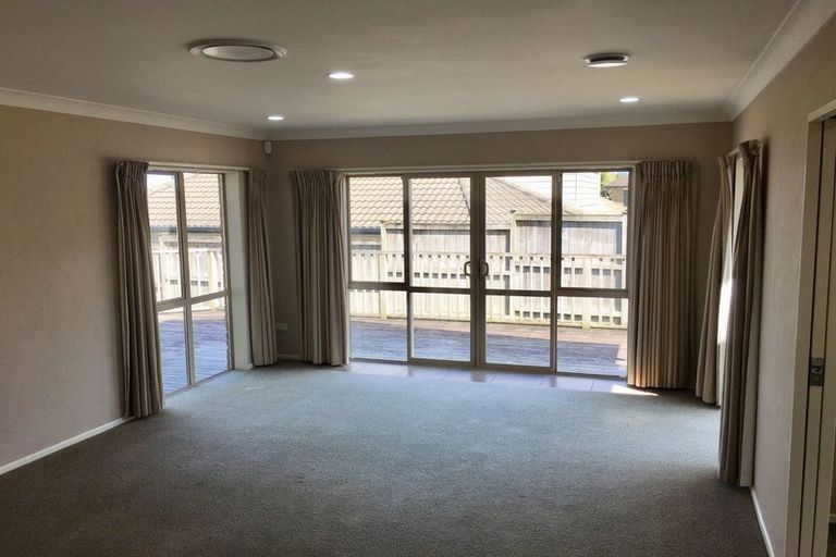 Photo of property in 8 Finbar Close, Flat Bush, Auckland, 2019