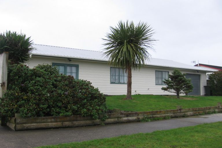 Photo of property in 94 Roberts Line, Kelvin Grove, Palmerston North, 4414