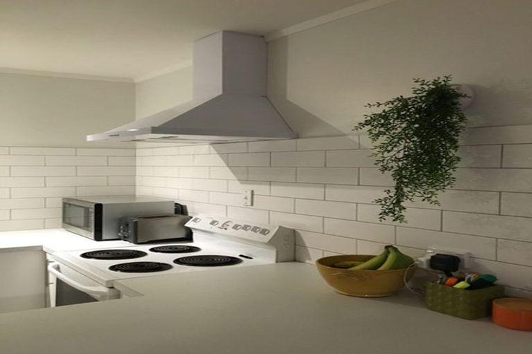 Photo of property in 2/9 Scarlock Avenue, Browns Bay, Auckland, 0630