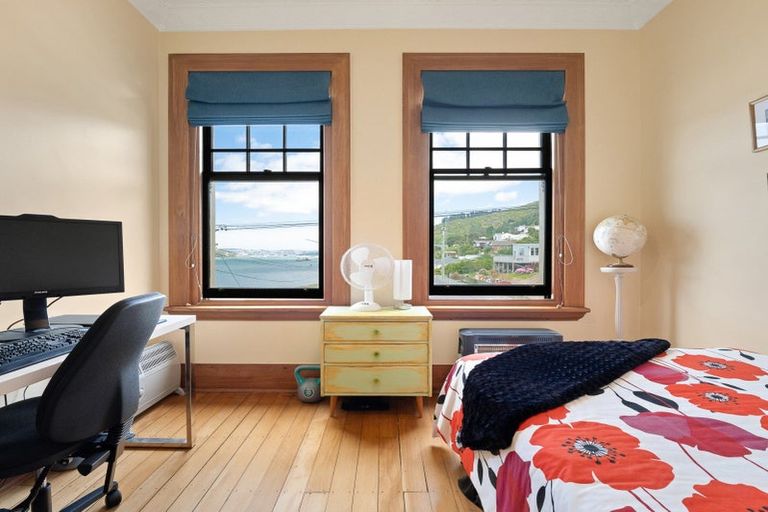 Photo of property in 247 Ravensbourne Road, Ravensbourne, Dunedin, 9022