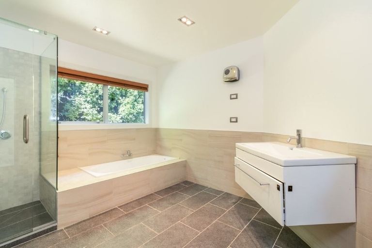 Photo of property in 9 Hyllton Heights, Lyttelton, 8082