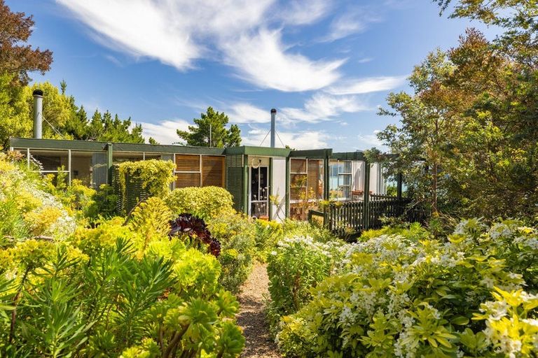 Photo of property in 17 Athol Place, Diamond Harbour, Lyttelton, 8971