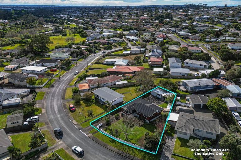 Photo of property in 36 Chilcott Road, Henderson, Auckland, 0612
