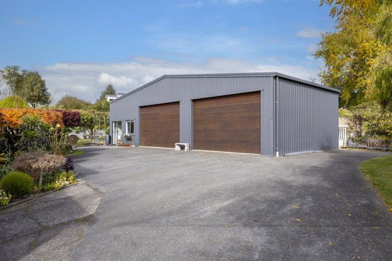 Photo of property in 2 Scenic Heights, Acacia Bay, Taupo, 3330