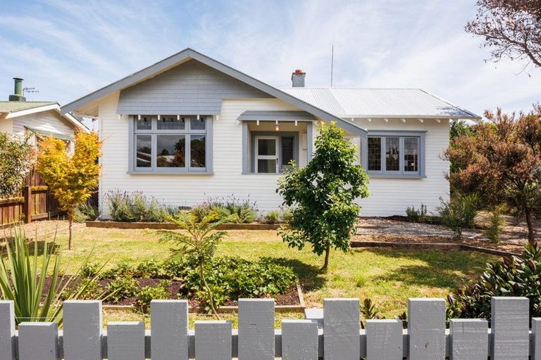 Photo of property in 25 Argyle Avenue, Takaro, Palmerston North, 4410