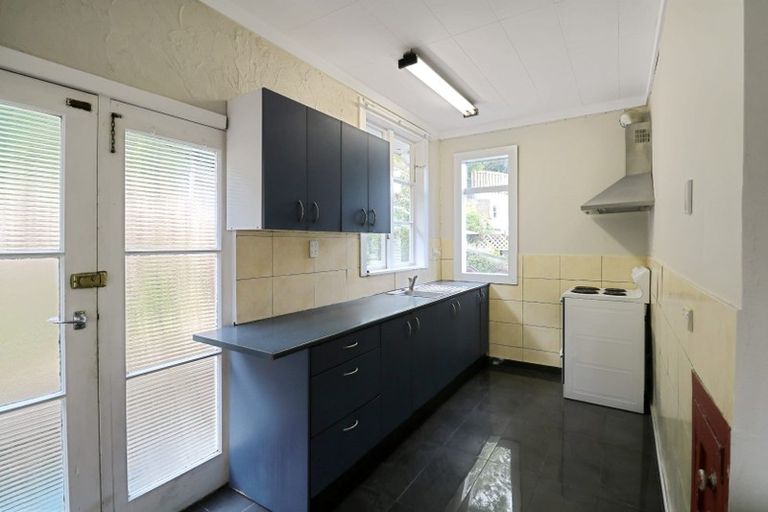 Photo of property in 37 Townsend Road, Miramar, Wellington, 6022