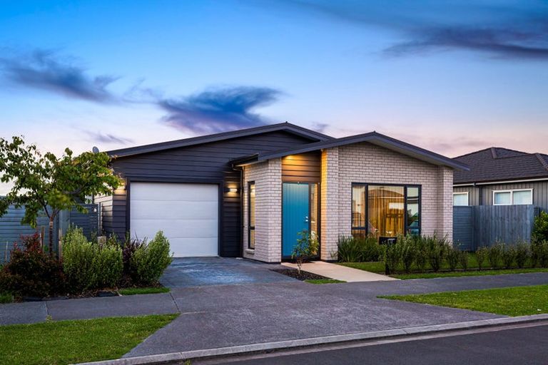 Photo of property in 17 Whenuapai Drive, Whenuapai, Auckland, 0618