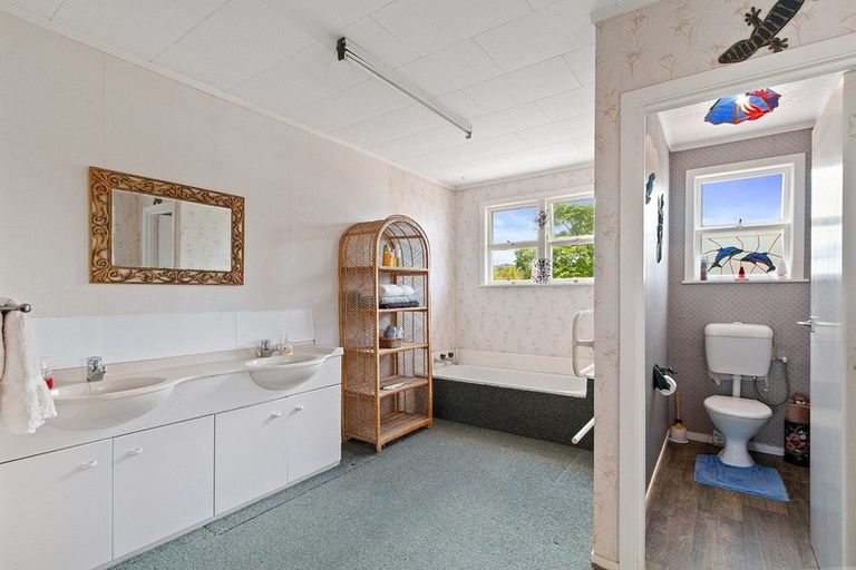 Photo of property in 66 Manaia Road, Tairua, 3508