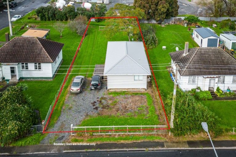 Photo of property in 97 Orchard West Road, Ngatea, 3503