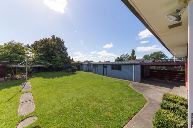 Photo of property in 23 Raglan Avenue, Cloverlea, Palmerston North, 4412