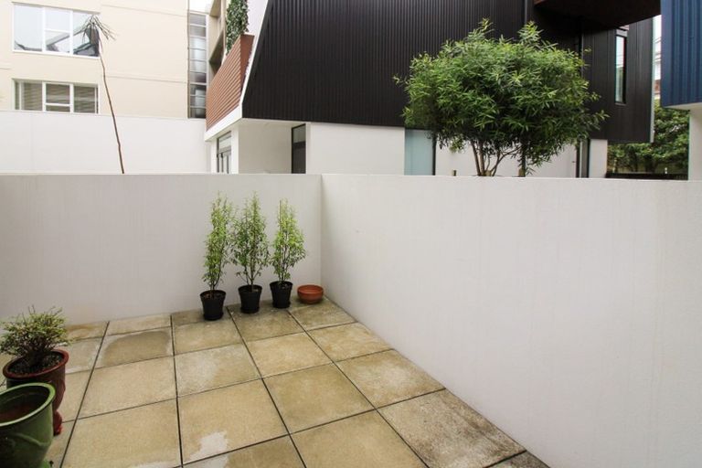 Photo of property in 76 Brougham Street, Mount Victoria, Wellington, 6011