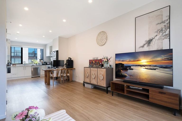 Photo of property in 9 Landing Path Drive, Hobsonville, Auckland, 0616