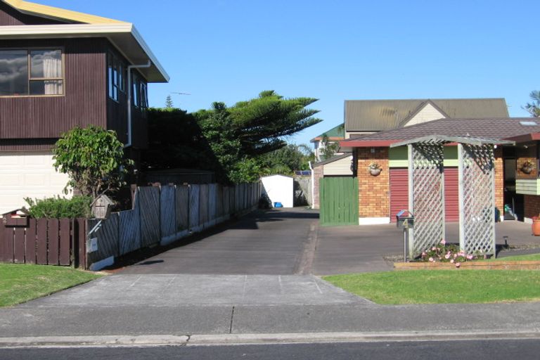 Photo of property in 4b Empire Road, Orewa, 0931