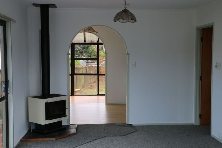 Photo of property in 13 Lyren Place, Half Moon Bay, Auckland, 2012
