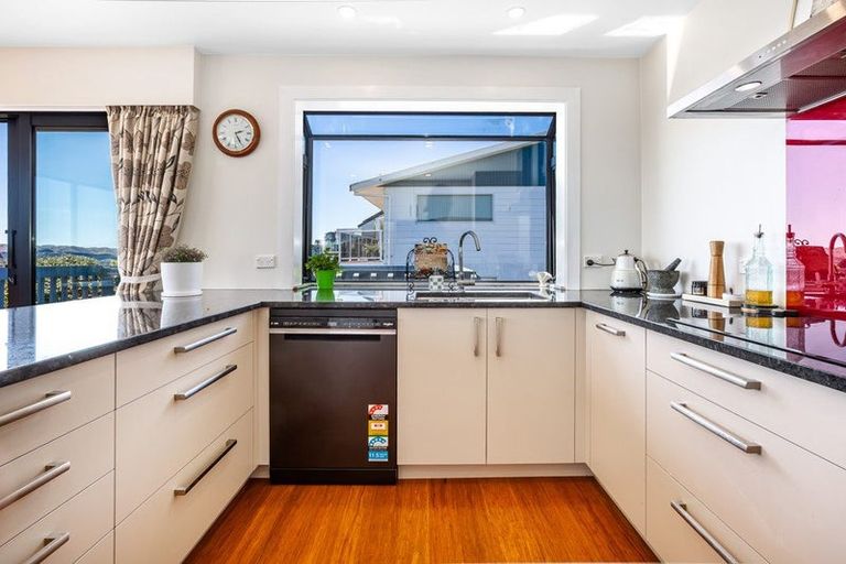 Photo of property in 6 Ettrick Grove, Papakowhai, Porirua, 5024