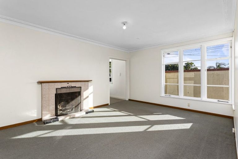 Photo of property in 20 Rosier Road, Glen Eden, Auckland, 0602