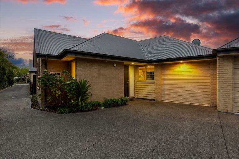 Photo of property in 17 Waterford Avenue, Northwood, Christchurch, 8051