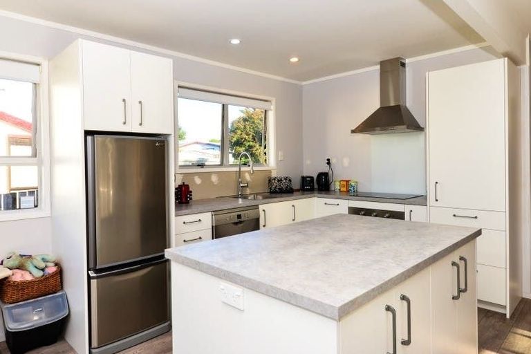 Photo of property in 16 Lindsay Crescent, Nawton, Hamilton, 3200