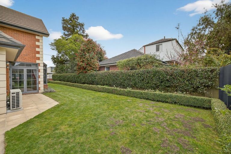 Photo of property in 106 Hamilton Avenue, Ilam, Christchurch, 8041