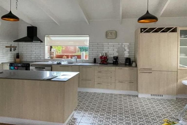 Photo of property in 4/388a West Coast Road, Glen Eden, Auckland, 0602