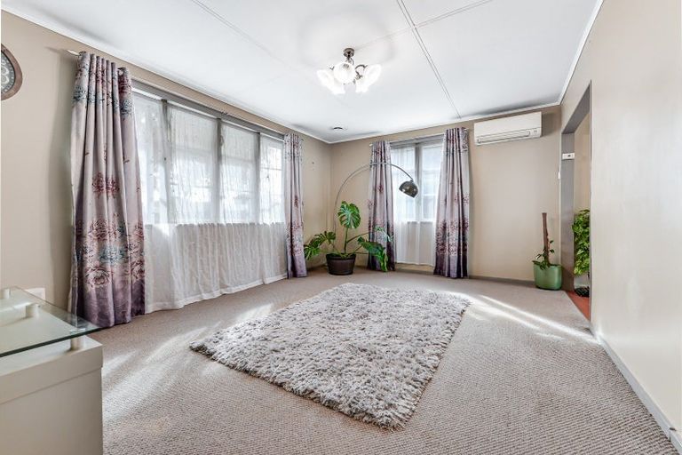 Photo of property in 98 Holland Road, Fairfield, Hamilton, 3214