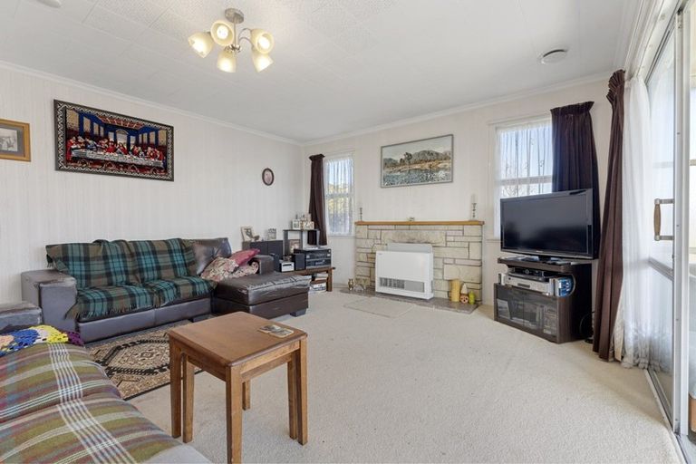 Photo of property in 6 Cohen Place, Milson, Palmerston North, 4414