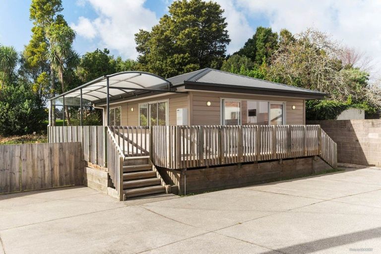 Photo of property in 219a Birkdale Road, Birkdale, Auckland, 0626