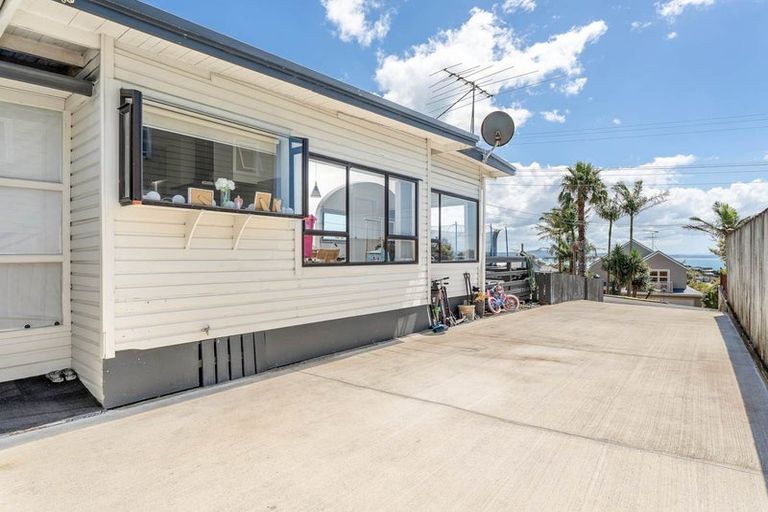 Photo of property in 11 Totara Road, Stanmore Bay, Whangaparaoa, 0932