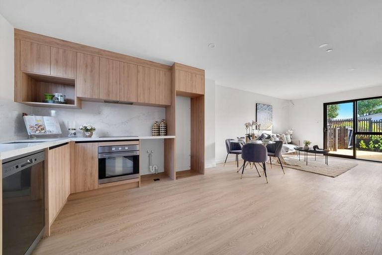 Photo of property in 1/1 Duggan Avenue, Mangere, Auckland, 2022