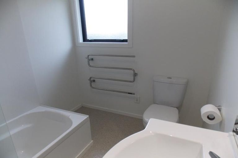 Photo of property in 8 Tongariro Drive, Aotea, Porirua, 5024