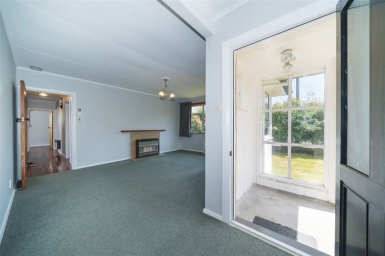 Photo of property in 2 Belfast Place, Roslyn, Palmerston North, 4414