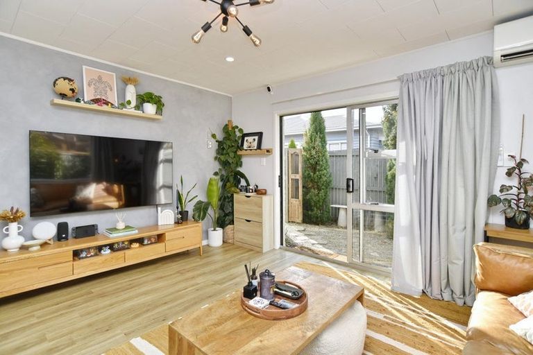 Photo of property in 2/144 Main North Road, Papanui, Christchurch, 8052