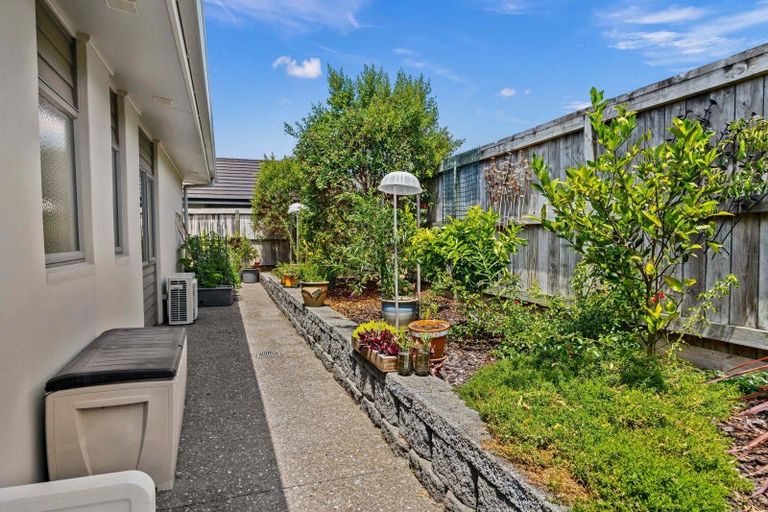 Photo of property in 98 Barbados Way, One Tree Point, 0118