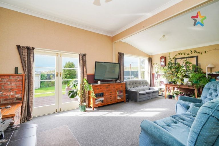 Photo of property in 22 Buckingham Street, Tokanui, 9884