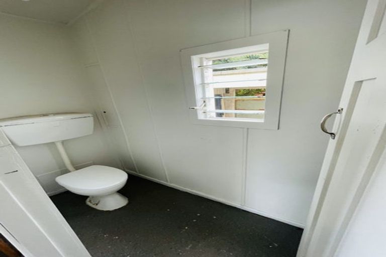 Photo of property in 731 Massey Road, Mangere, Auckland, 2022