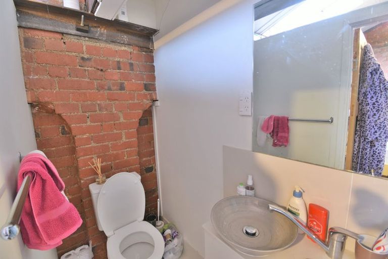 Photo of property in 37 Dowling Street, Dunedin Central, Dunedin, 9016