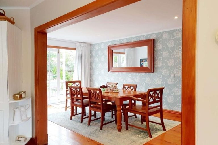 Photo of property in 286 Main Road, Tawa, Wellington, 5028