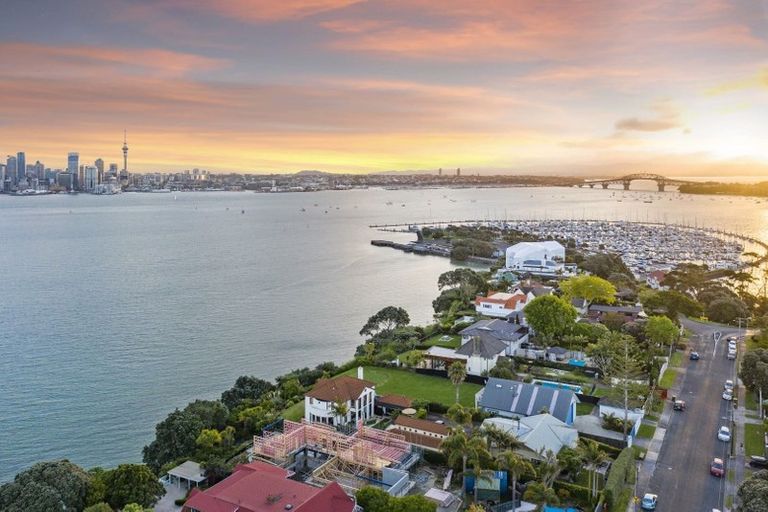 Photo of property in 1 Norwood Road, Bayswater, Auckland, 0622