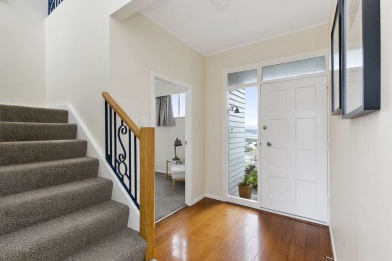 Photo of property in 92 Seatoun Heights Road, Seatoun, Wellington, 6022