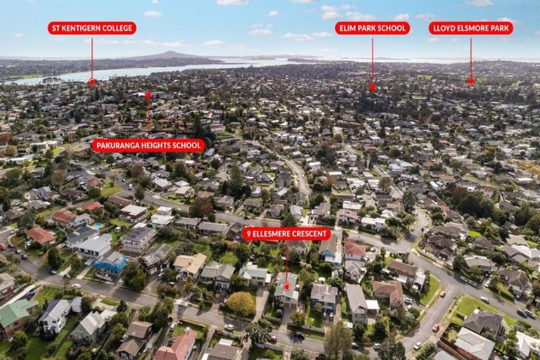 Photo of property in 9 Ellesmere Crescent, Pakuranga Heights, Auckland, 2010