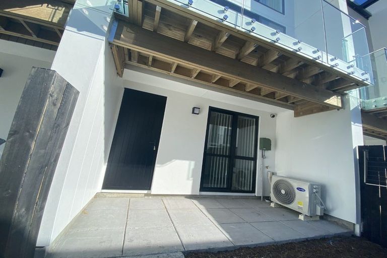 Photo of property in 31 Hinonga Loop, Silverdale, 0932