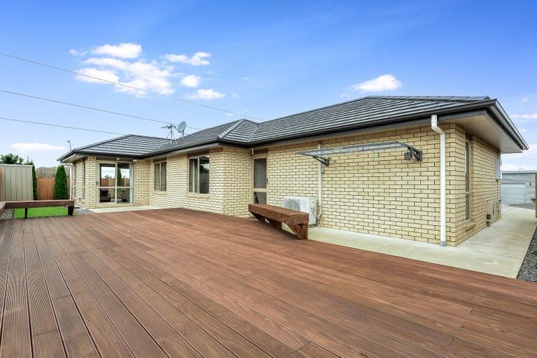 Photo of property in 21 Wiltshire Drive, Huntington, Hamilton, 3210