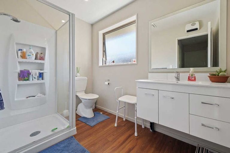 Photo of property in 42 Thackeray Place, Waltham, Christchurch, 8023