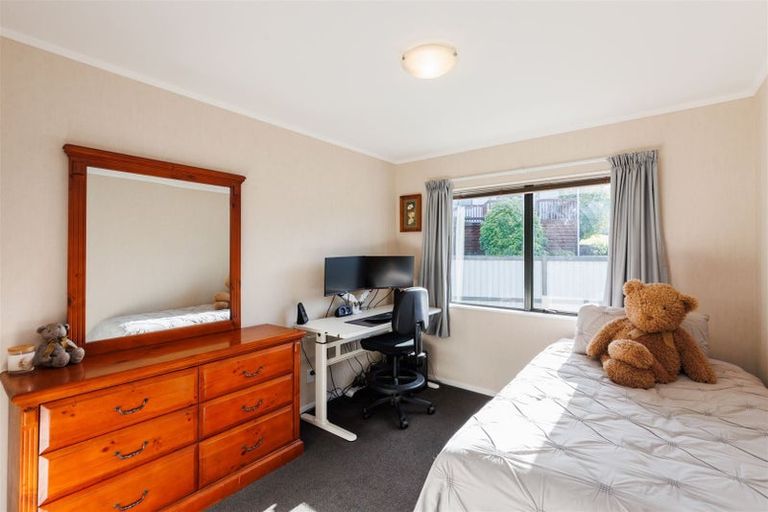 Photo of property in 12 Lydia Place, Kelvin Grove, Palmerston North, 4414